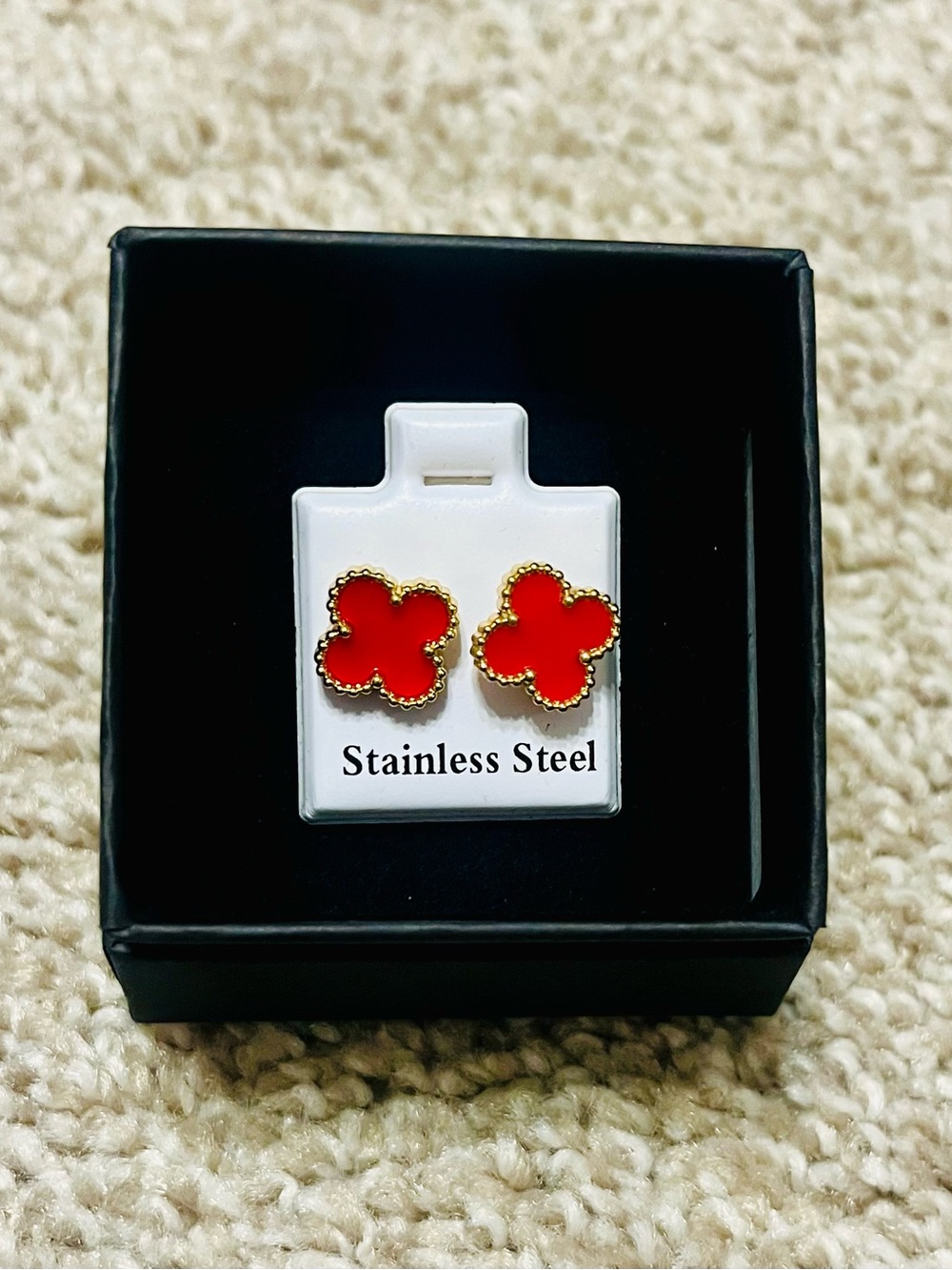 Red Clover Stainless Steel Stud Earrings - Classic Floral Design